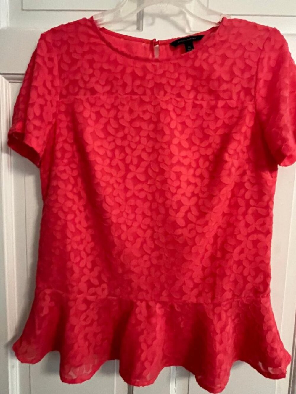 Banana Republic Pink Coral Floral Textured Peplum Short Sleeve Blouse XS